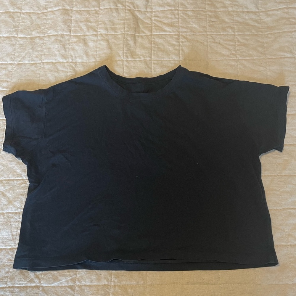 Lululemon Cates Tee in Black Mesh - Size 8